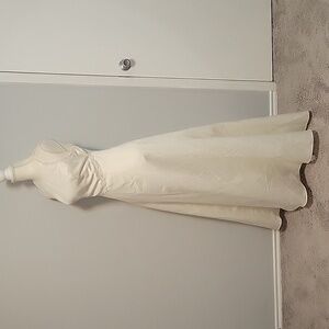 Roberta Ivory Wedding Dress - Size 5/6